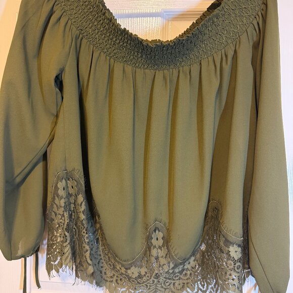 Abercrombie & Fitch Off the Shoulder Lace Top Size Small - Picture 1 of 6